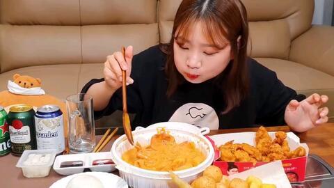 吃货主播吃角瓜,吃货主播带你领略角瓜美味之旅